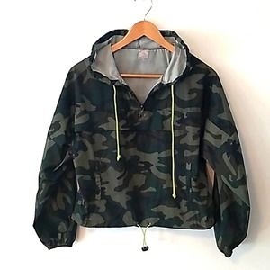 No Boundaries Camouflage Print Lightweight Windbreaker Hooded Pullover Jacket